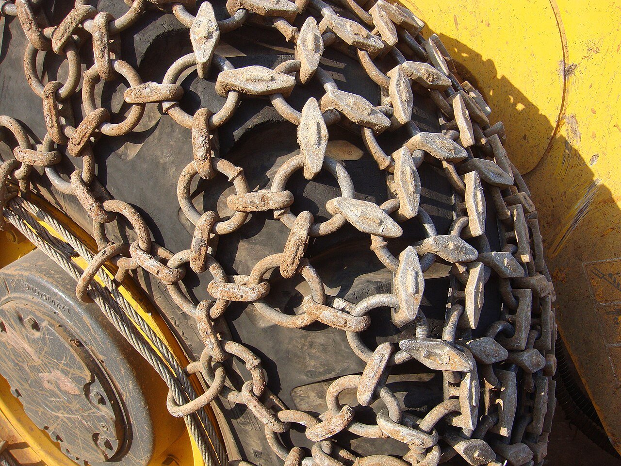 Cat J800 bucket teeth, pin 102-0101, retainer 101-2874 and weld-on base 6I-8804 on a wheel loader bucket